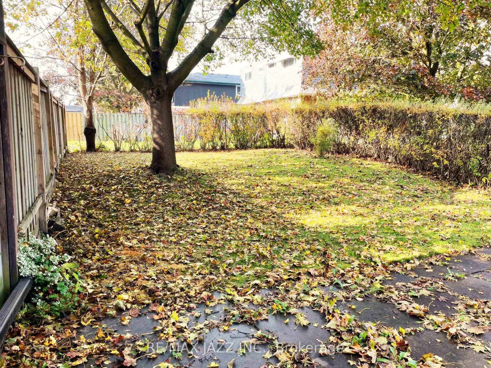 Photo 18 of 60 Farewell Street, Oshawa, Donevan — HOMEH