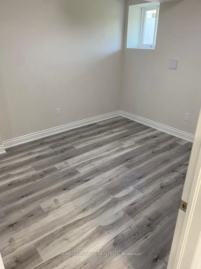 Photo 4 of Unit Bsmt, 124 Mincing Trail, Brampton, Northwest Brampton — HOMEH