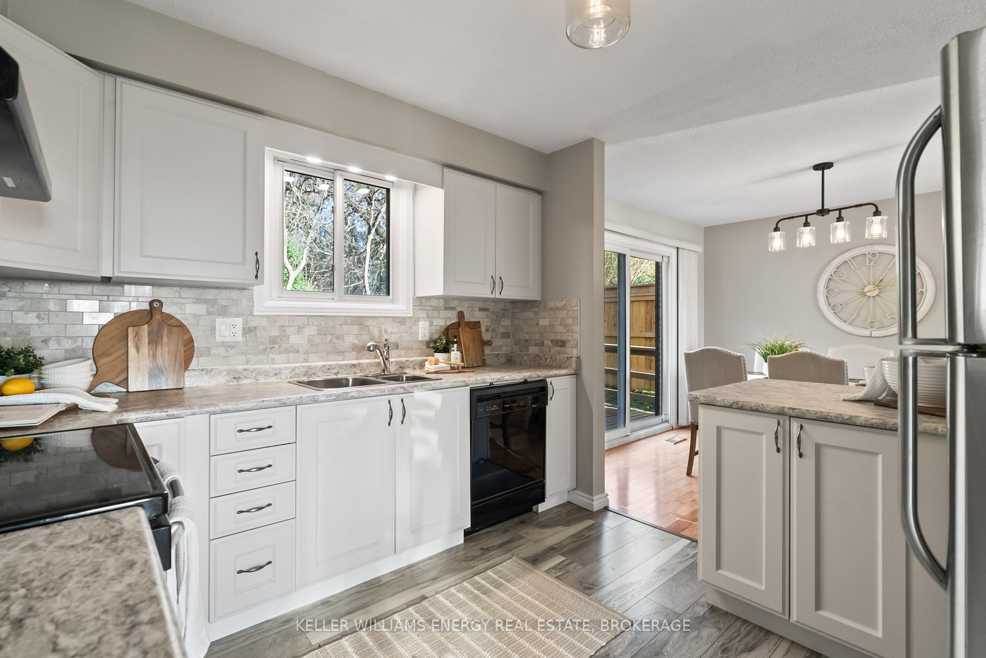 Photo 13 of 625 Grandview Street S, Oshawa, Donevan — HOMEH