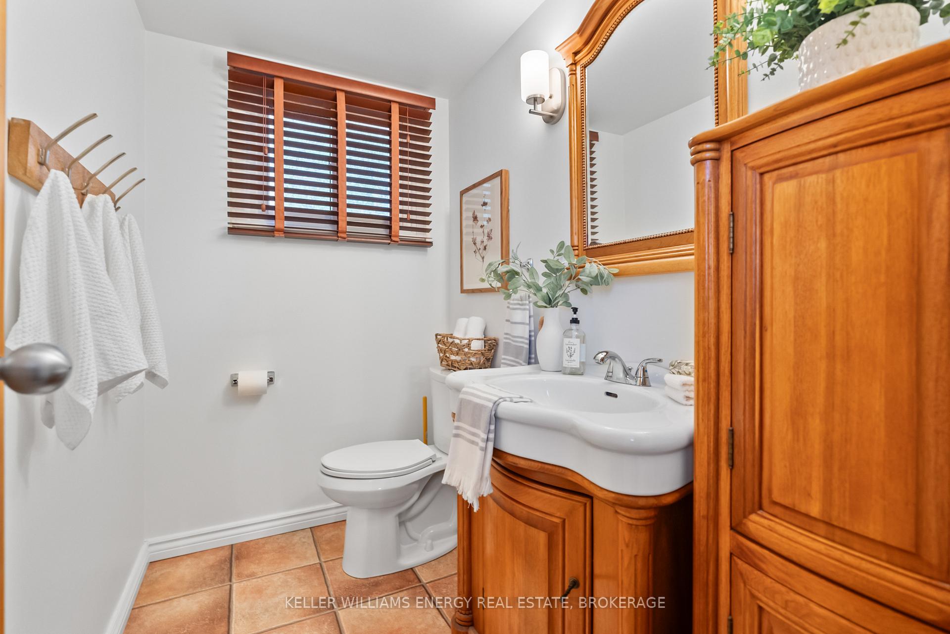 Photo 15 of 625 Grandview Street S, Oshawa, Donevan — HOMEH