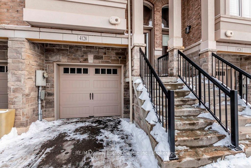 Photo 2 of 4128 Galileo Common, Burlington, Shoreacres — HOMEH