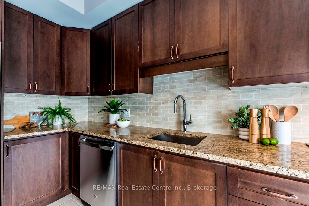 Photo 14 of 4128 Galileo Common, Burlington, Shoreacres — HOMEH
