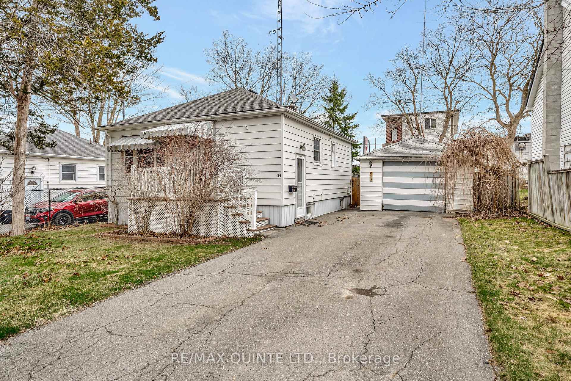 Photo 1 of 25 Valleyview Crescent, Belleville, Belleville Ward — HOMEH