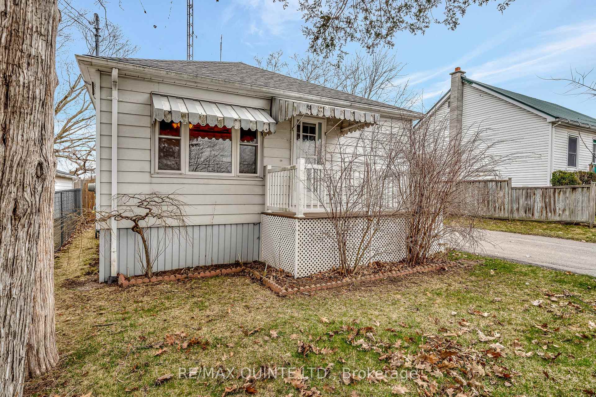 Photo 2 of 25 Valleyview Crescent, Belleville, Belleville Ward — HOMEH