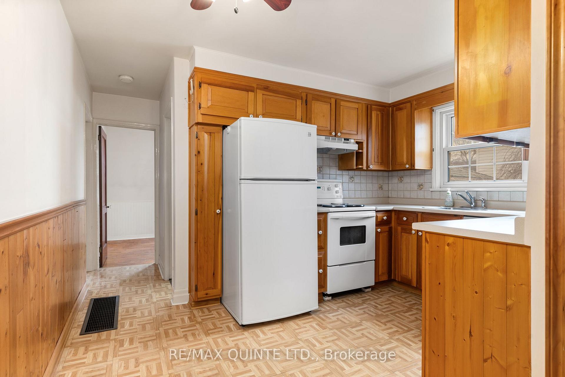 Photo 5 of 25 Valleyview Crescent, Belleville, Belleville Ward — HOMEH