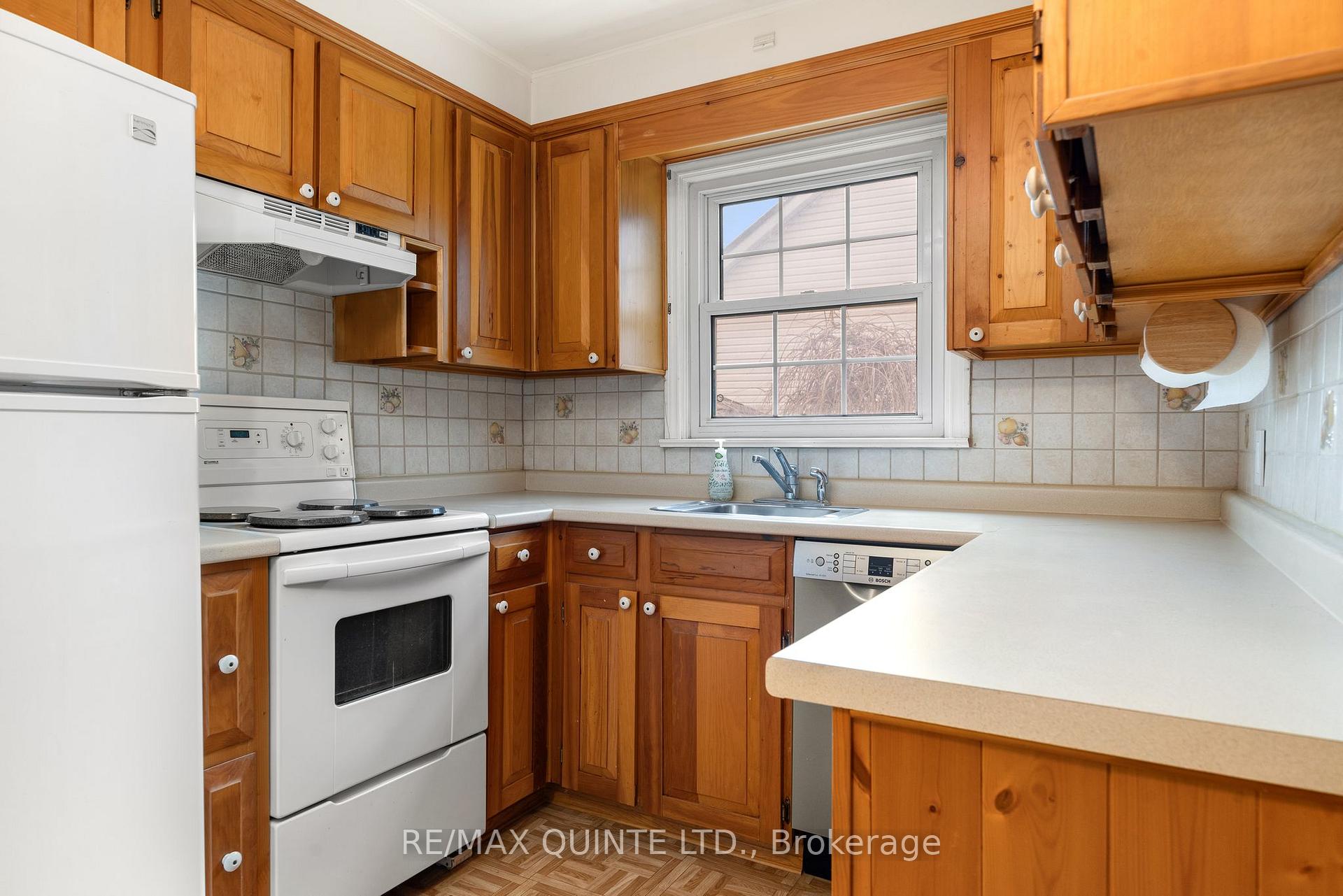 Photo 6 of 25 Valleyview Crescent, Belleville, Belleville Ward — HOMEH
