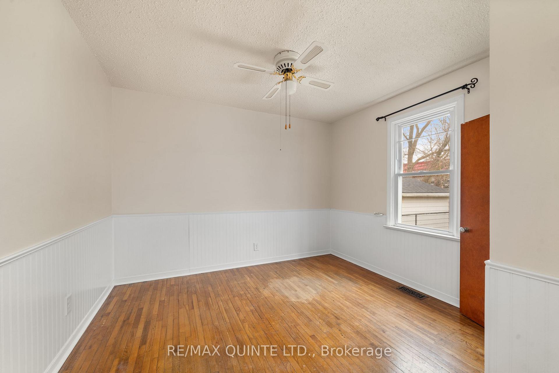 Photo 12 of 25 Valleyview Crescent, Belleville, Belleville Ward — HOMEH