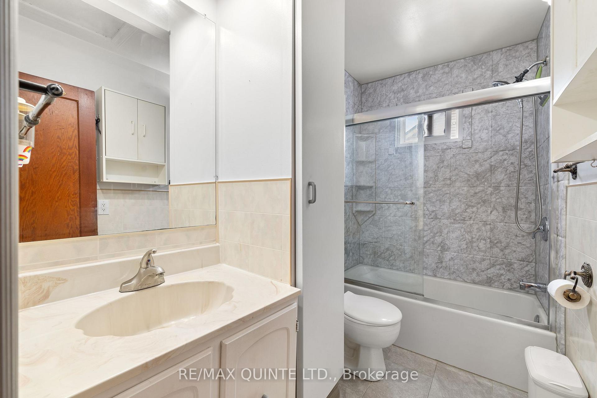 Photo 16 of 25 Valleyview Crescent, Belleville, Belleville Ward — HOMEH