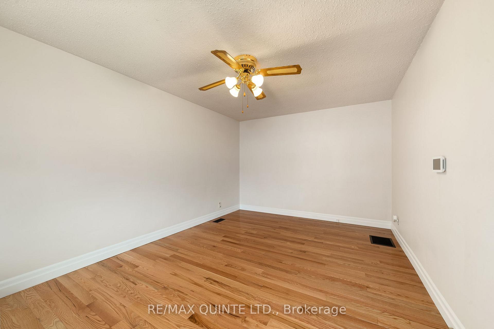 Photo 18 of 25 Valleyview Crescent, Belleville, Belleville Ward — HOMEH