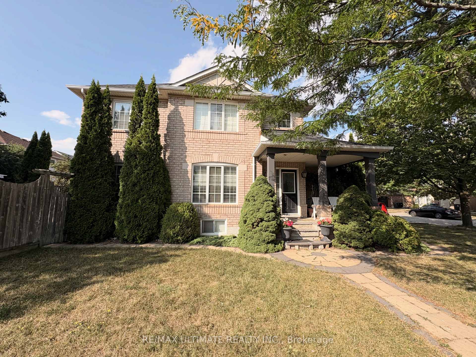 Photo 4 of 3 Riggs Drive, Brampton, Fletcher's Meadow — HOMEH