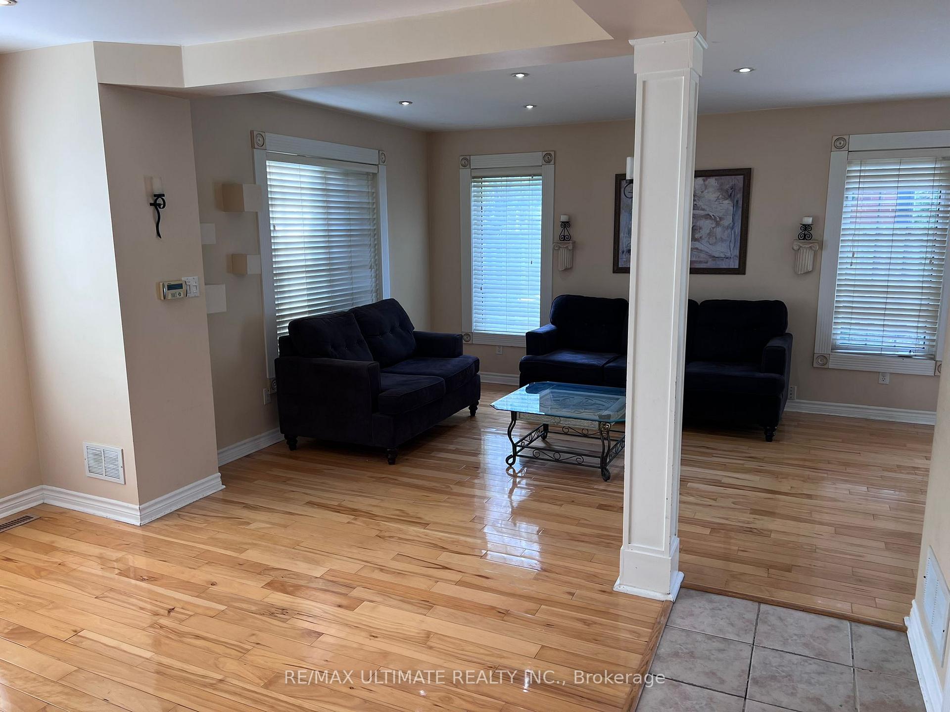 Photo 8 of 3 Riggs Drive, Brampton, Fletcher's Meadow — HOMEH