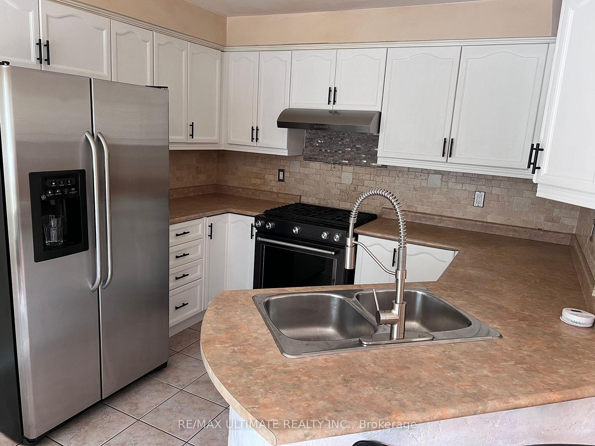 Photo 10 of 3 Riggs Drive, Brampton, Fletcher's Meadow — HOMEH