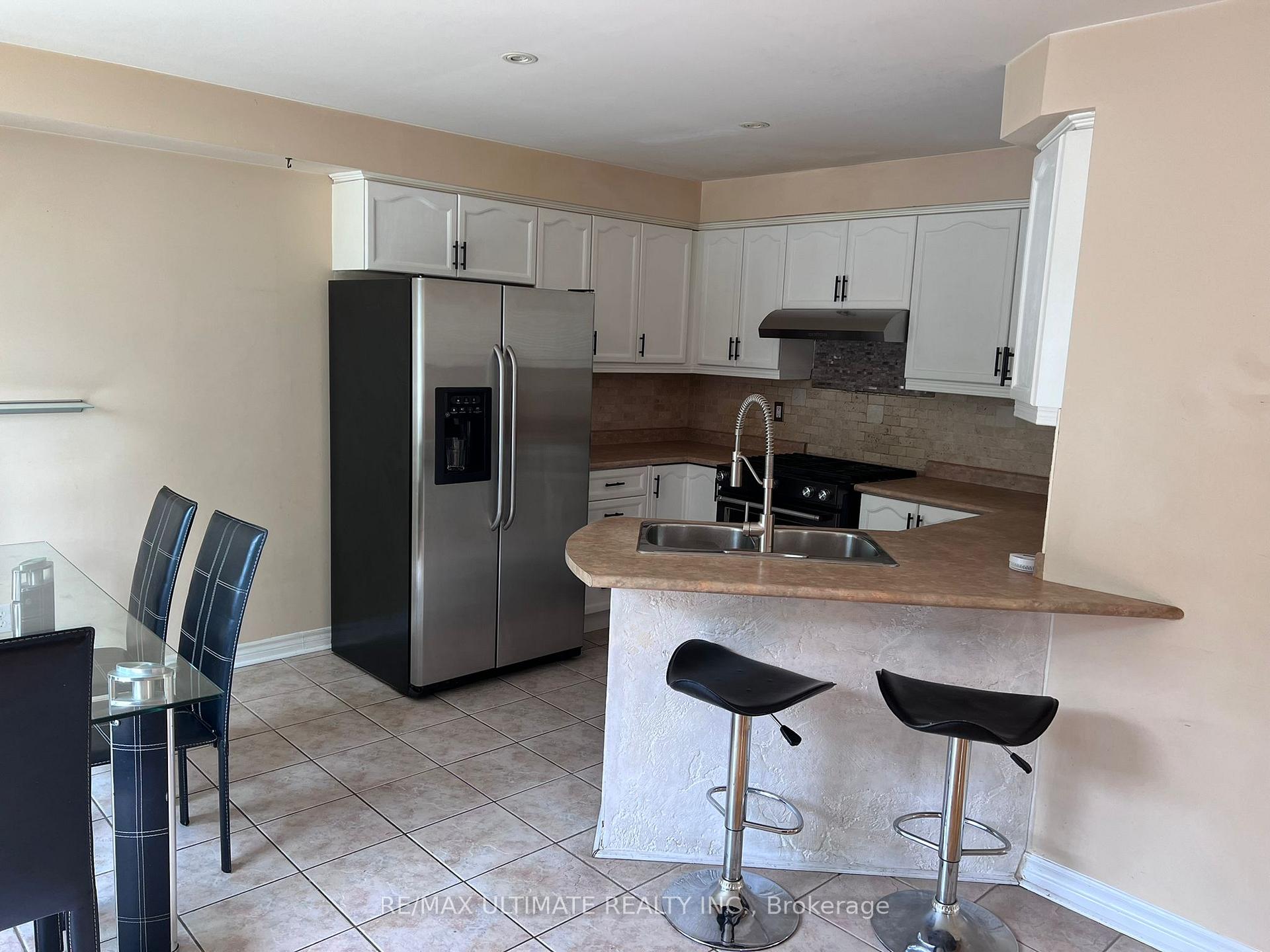 Photo 11 of 3 Riggs Drive, Brampton, Fletcher's Meadow — HOMEH