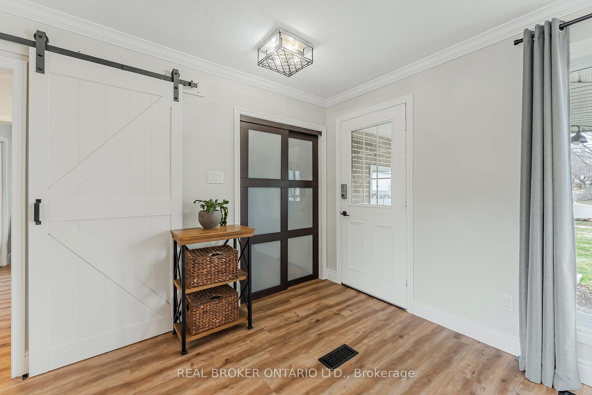 Photo 4 of 169 Cook Street, Barrie, Codrington — HOMEH
