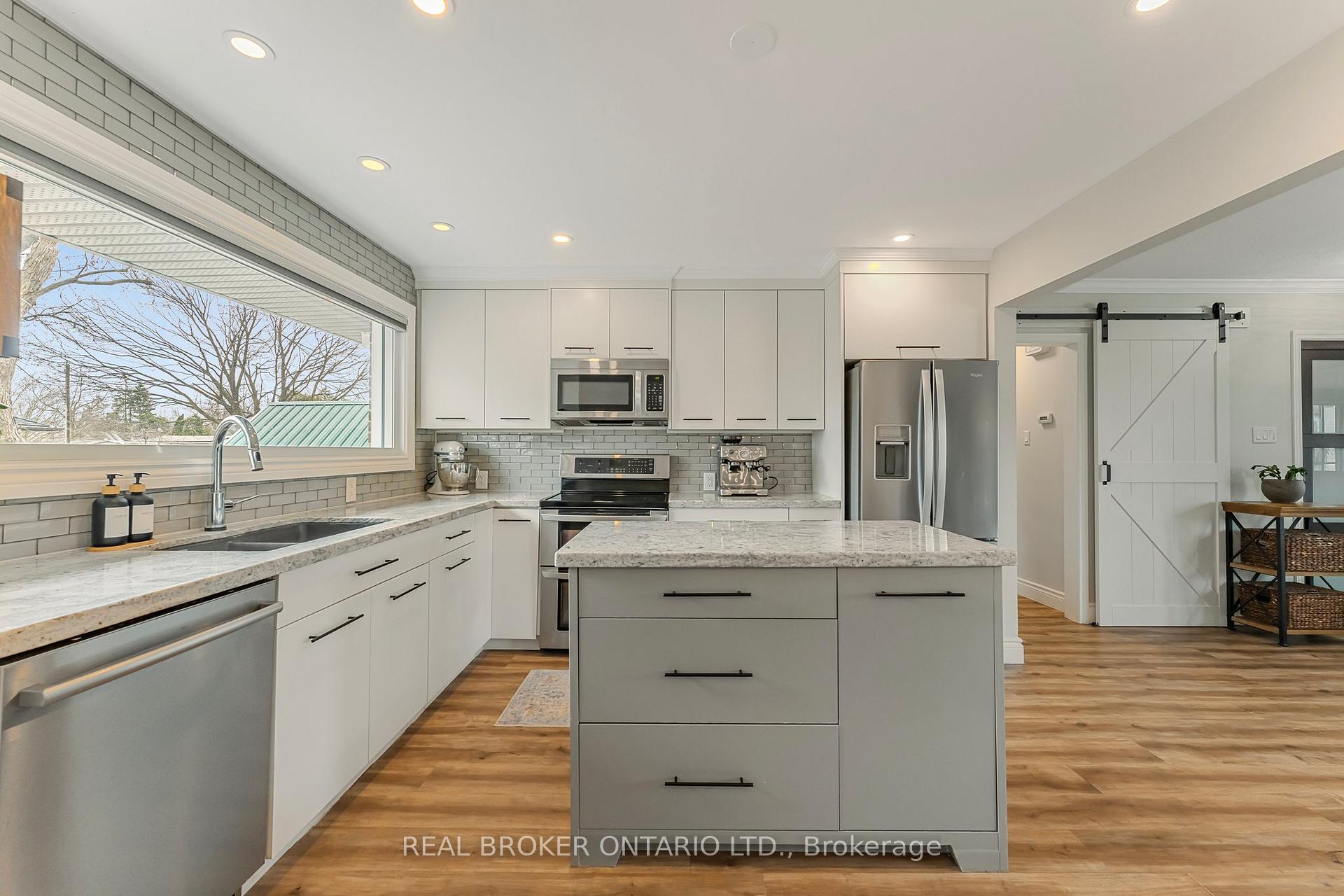 Photo 12 of 169 Cook Street, Barrie, Codrington — HOMEH