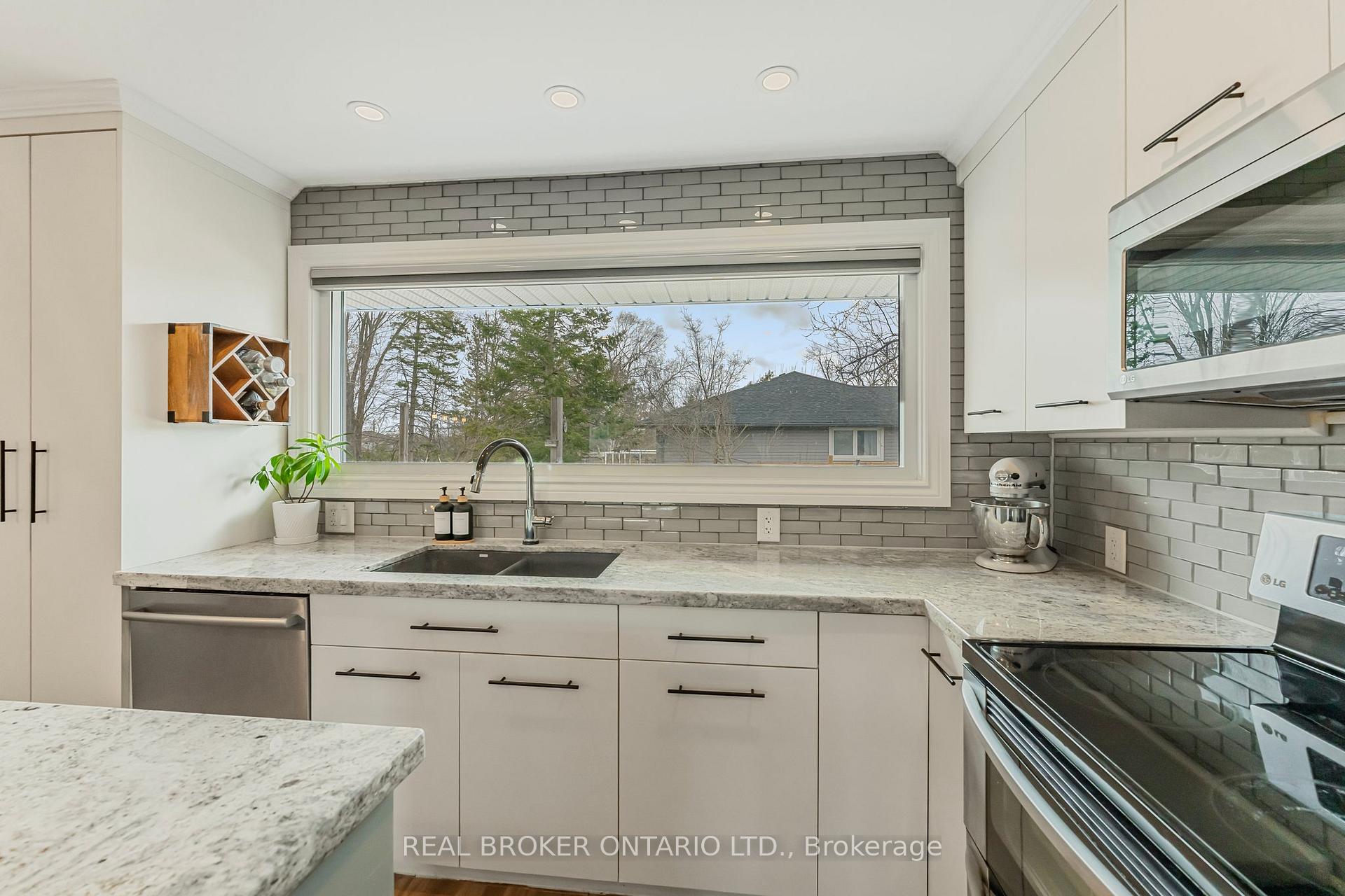 Photo 13 of 169 Cook Street, Barrie, Codrington — HOMEH