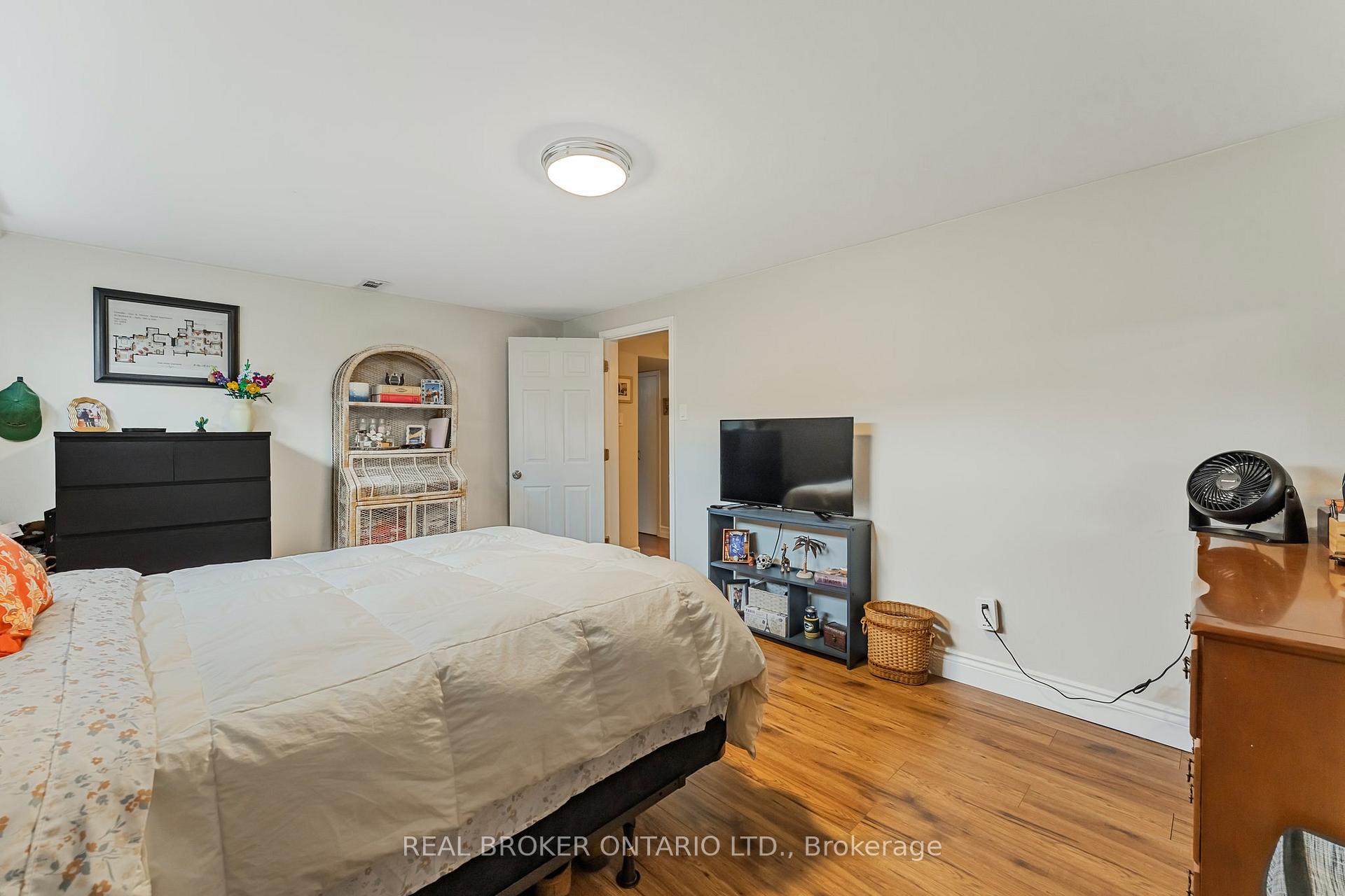 Photo 31 of 169 Cook Street, Barrie, Codrington — HOMEH