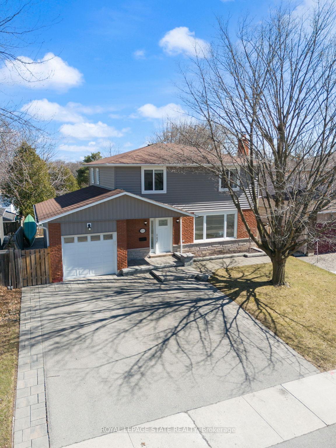 Photo 3 of 2225 Sheffield Drive, Burlington, Brant Hills — HOMEH