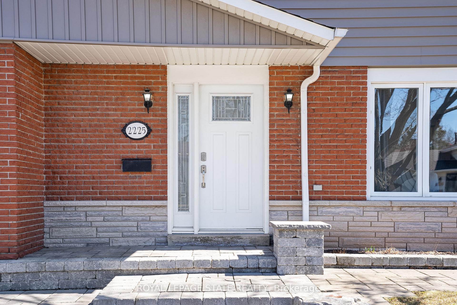 Photo 7 of 2225 Sheffield Drive, Burlington, Brant Hills — HOMEH