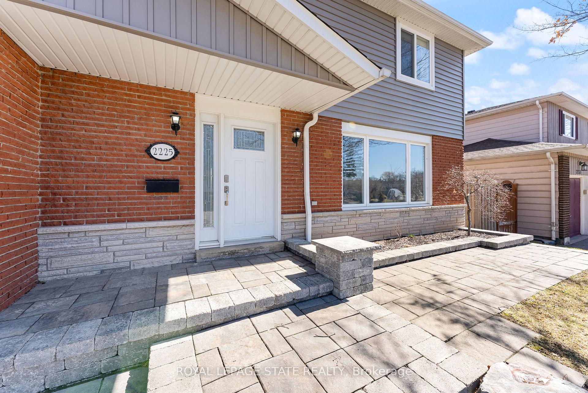 Photo 8 of 2225 Sheffield Drive, Burlington, Brant Hills — HOMEH