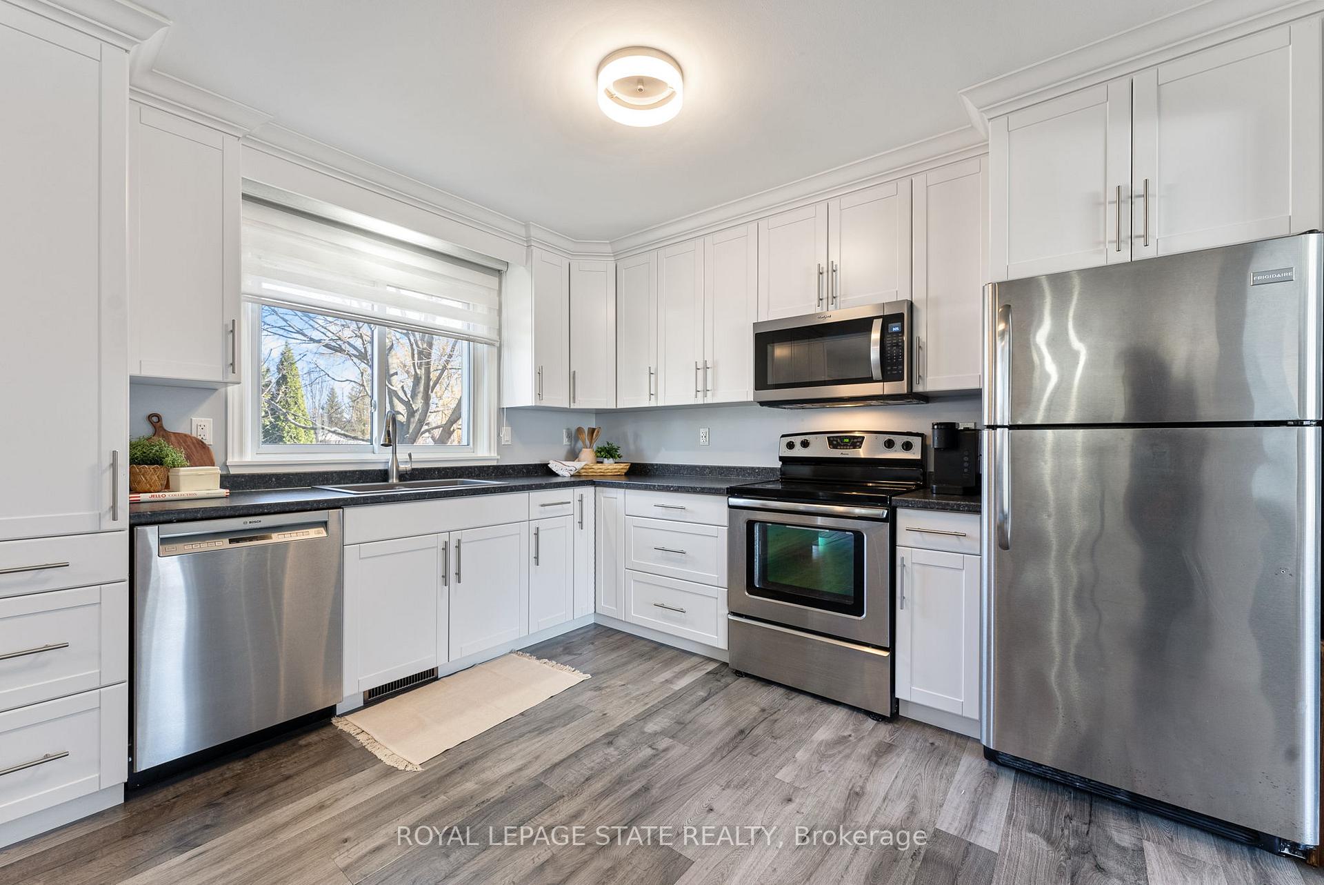 Photo 16 of 2225 Sheffield Drive, Burlington, Brant Hills — HOMEH