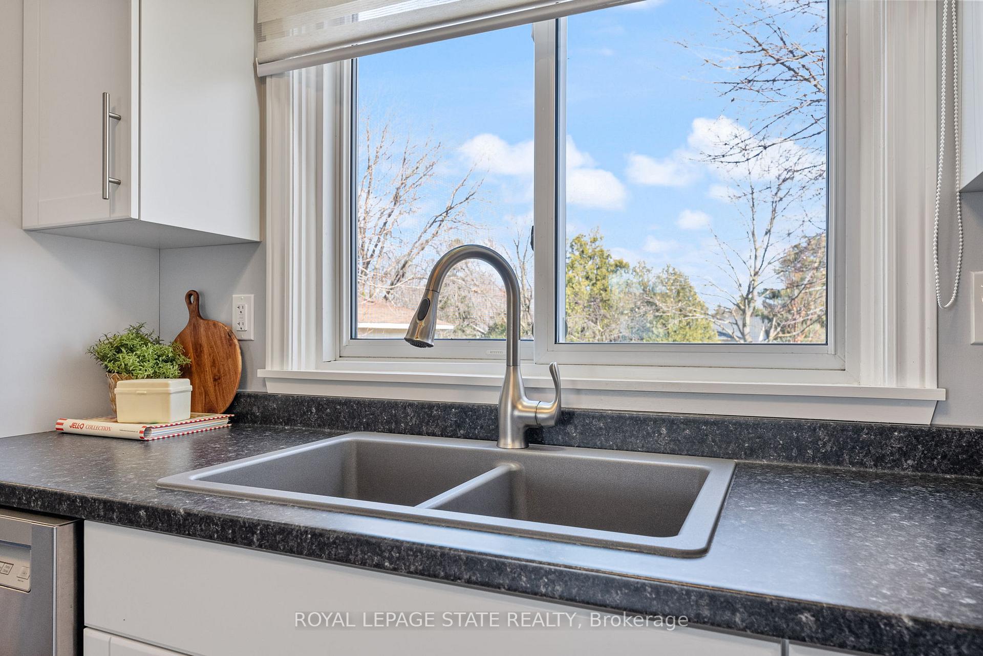 Photo 17 of 2225 Sheffield Drive, Burlington, Brant Hills — HOMEH