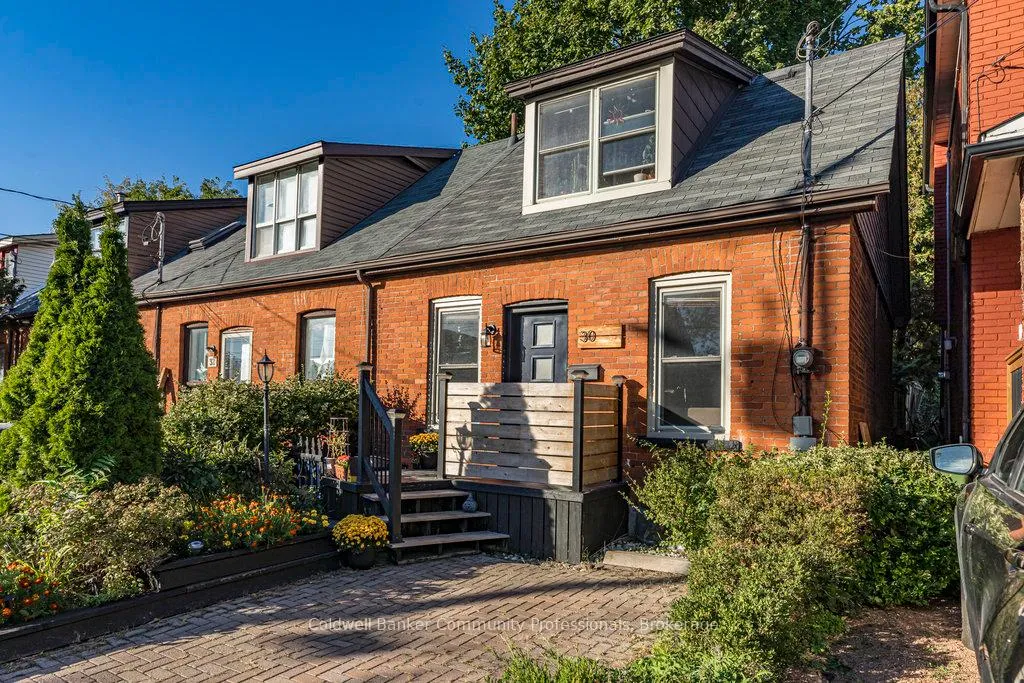 Front of 30 Sunset Avenue
