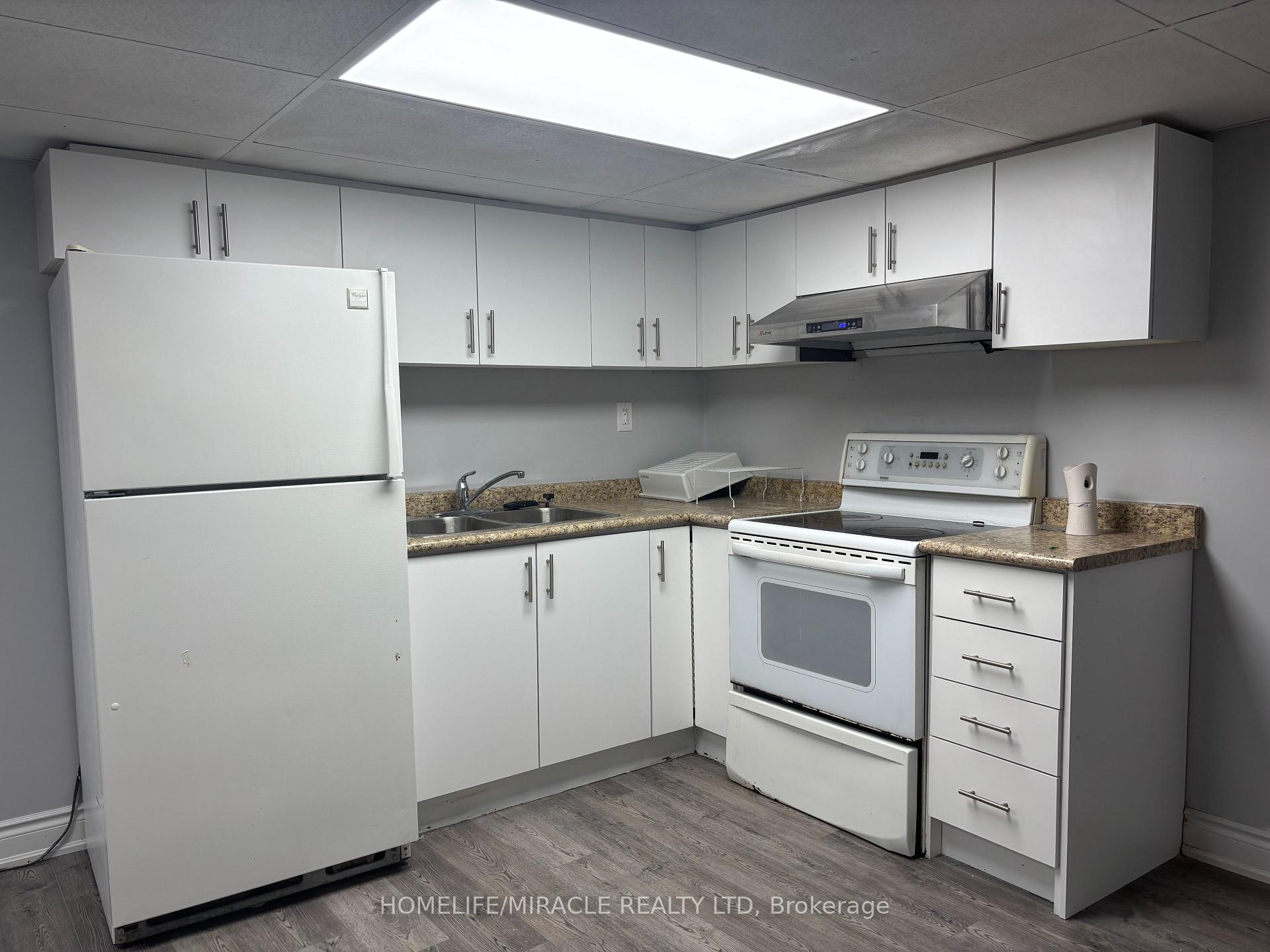 Photo 8 of 62 Cannon Crescent, Brampton, Fletcher's West — HOMEH