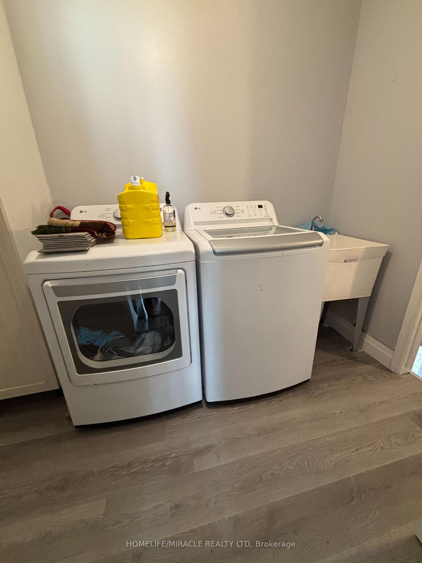 Photo 9 of 62 Cannon Crescent, Brampton, Fletcher's West — HOMEH