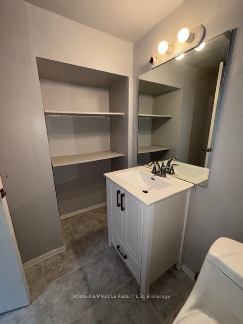 Photo 11 of 62 Cannon Crescent, Brampton, Fletcher's West — HOMEH