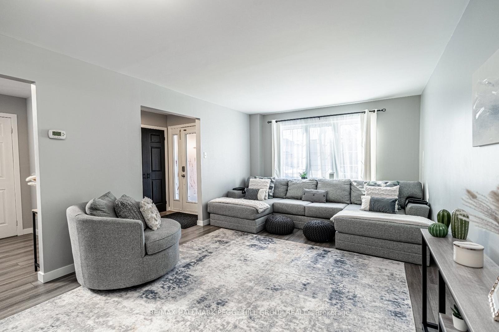Photo 7 of 10 Rosenfeld Drive, Barrie, Grove East — HOMEH