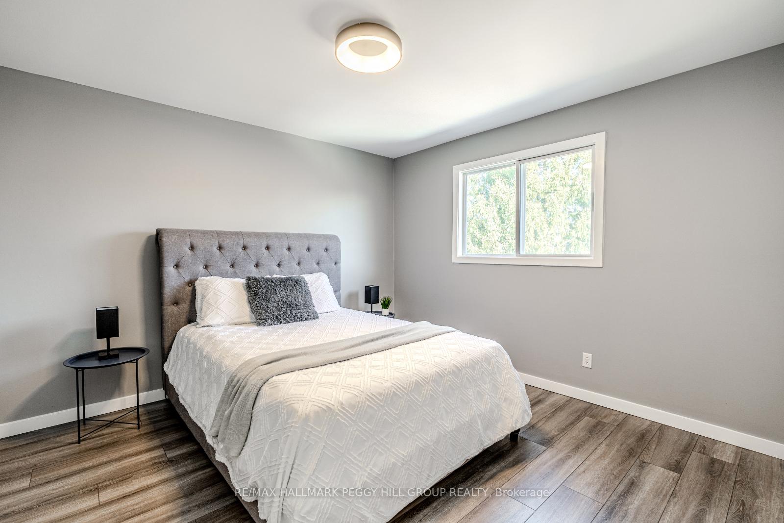 Photo 12 of 10 Rosenfeld Drive, Barrie, Grove East — HOMEH