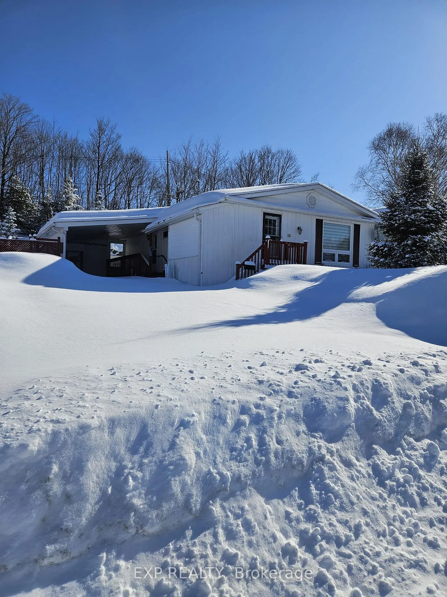 Photo 2 of 18 Valley Crescent, Elliot Lake — HOMEH