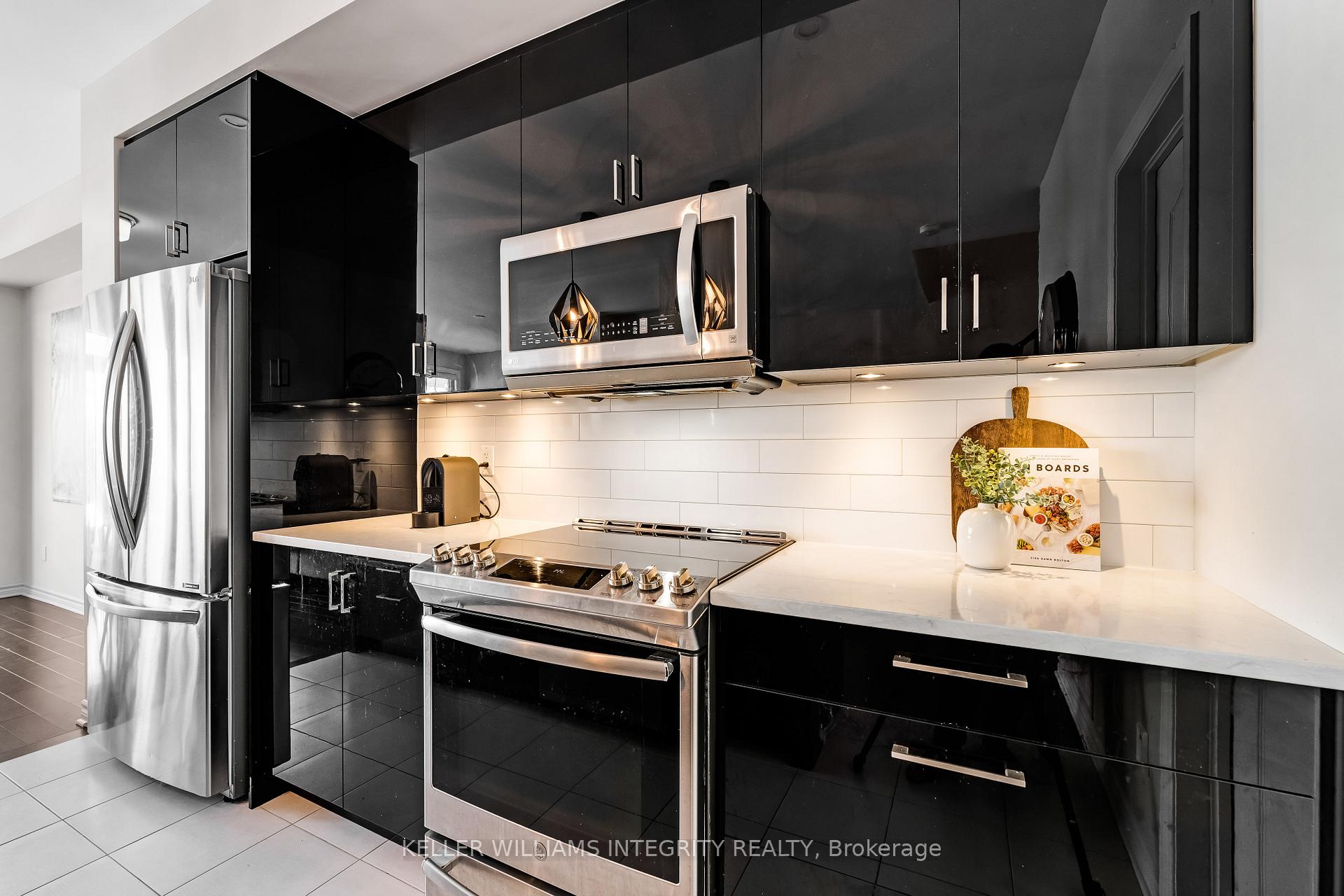 Photo 5 of 539 Jackdaw Avenue, Ottawa, Barrhaven - Half Moon Bay — HOMEH