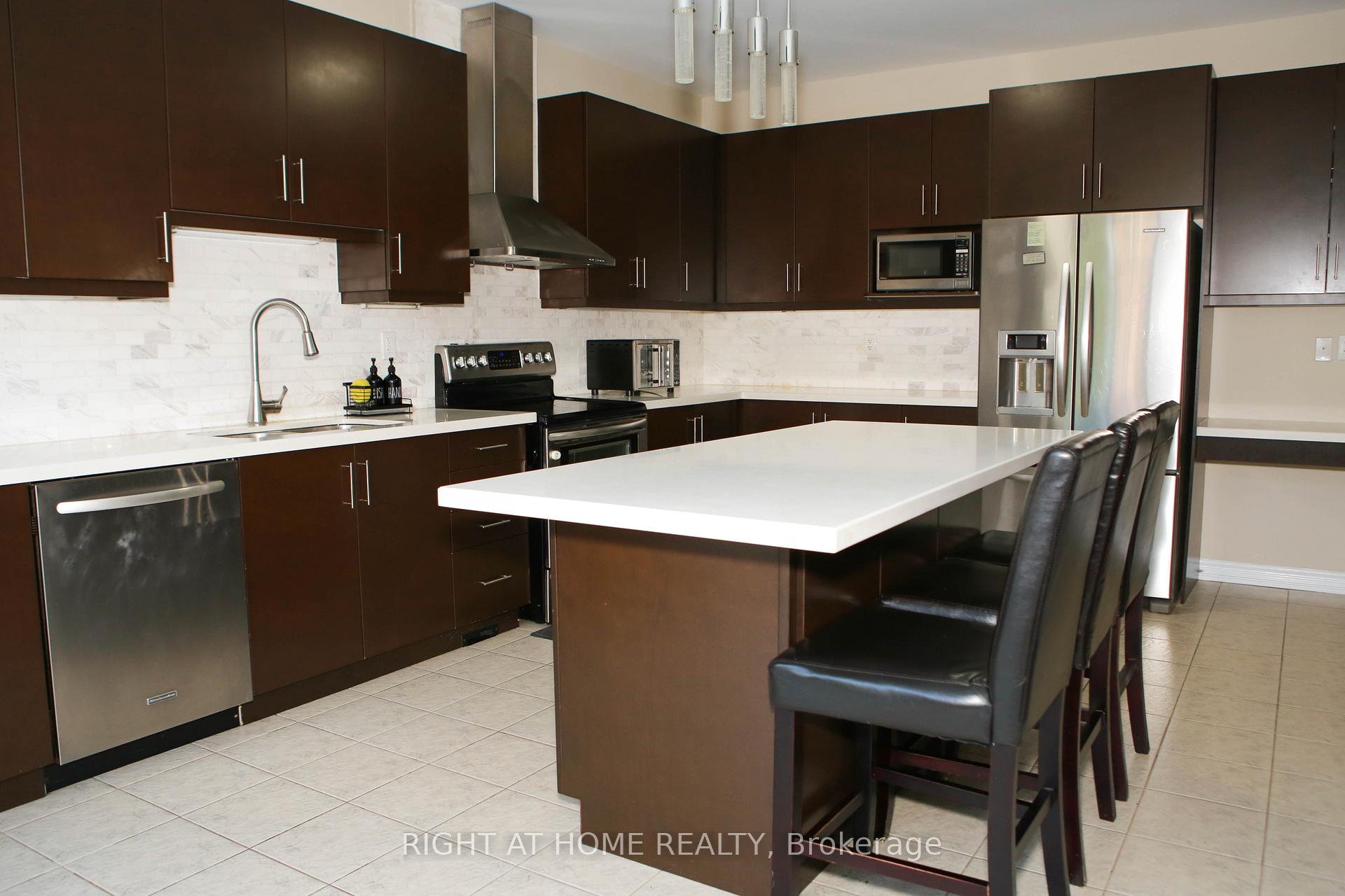 Photo 8 of 113 Oswell Drive, Ajax, Northeast Ajax — HOMEH