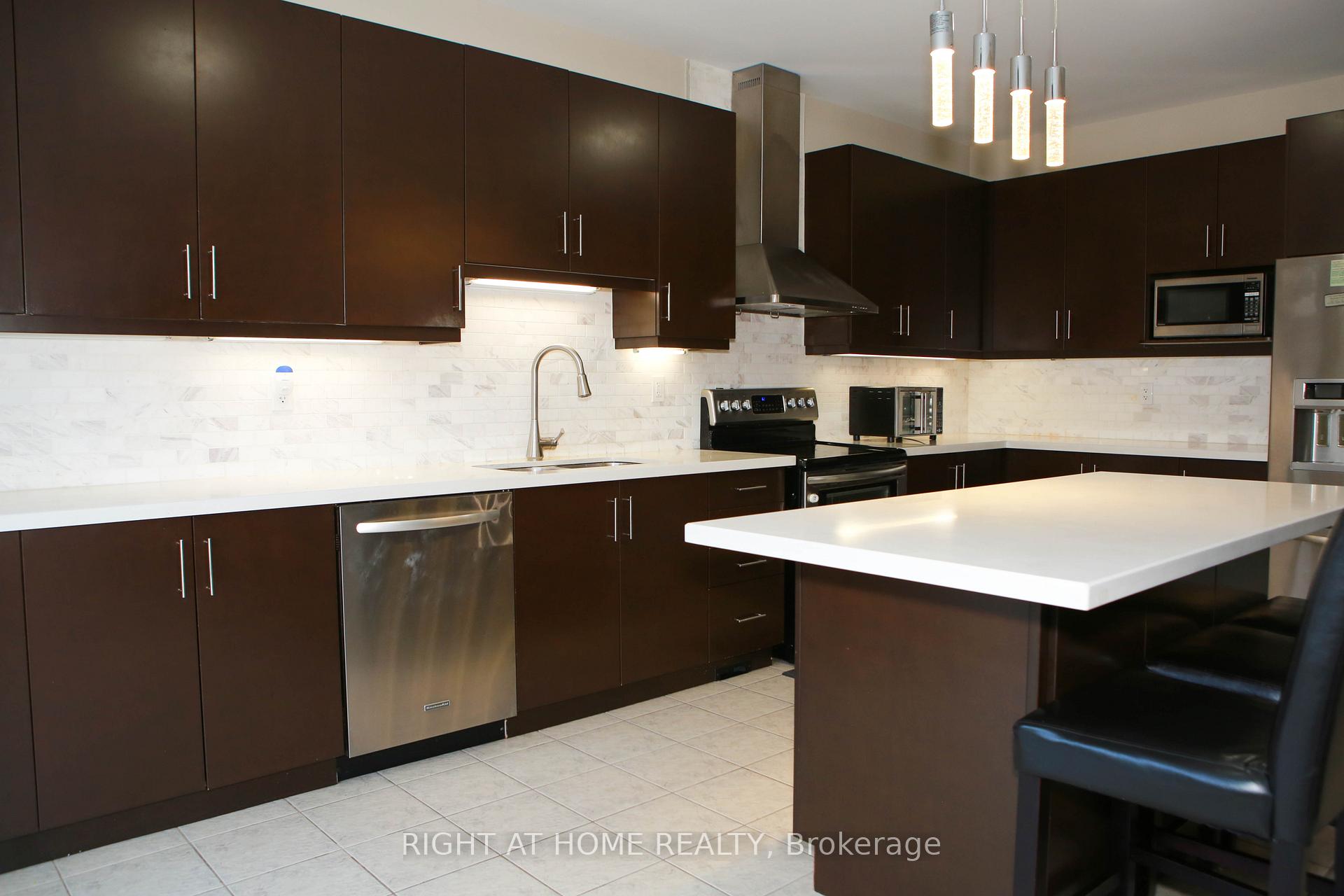 Photo 7 of 113 Oswell Drive, Ajax, Northeast Ajax — HOMEH