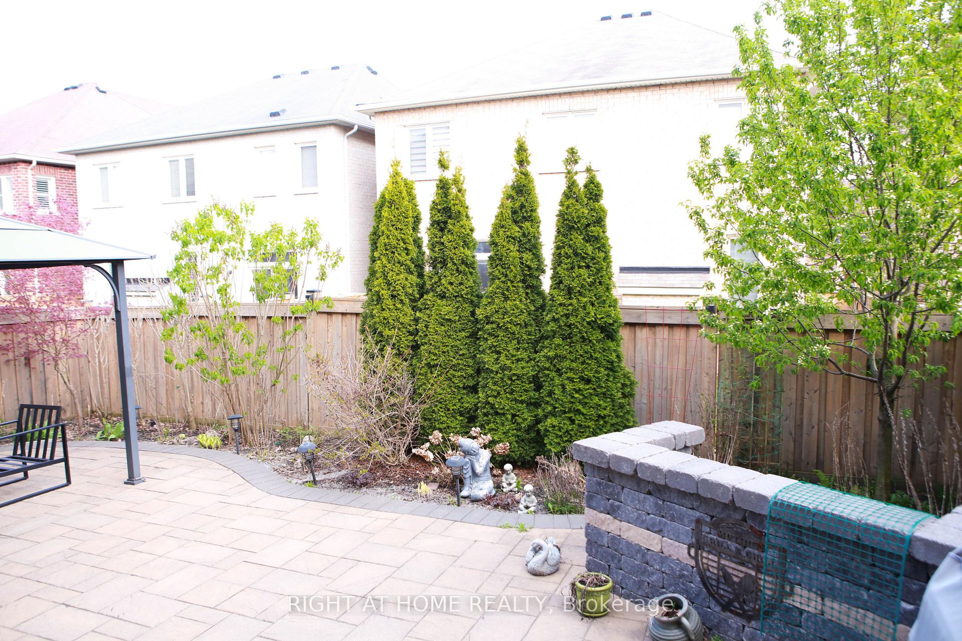 Photo 9 of 113 Oswell Drive, Ajax, Northeast Ajax — HOMEH
