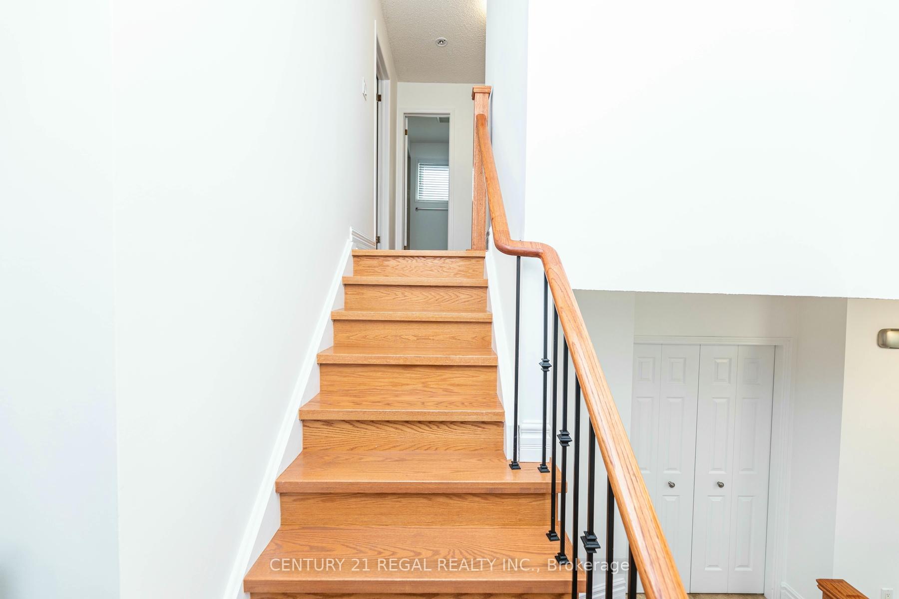 Photo 4 of 88 Overbank Drive, Oshawa, McLaughlin — HOMEH