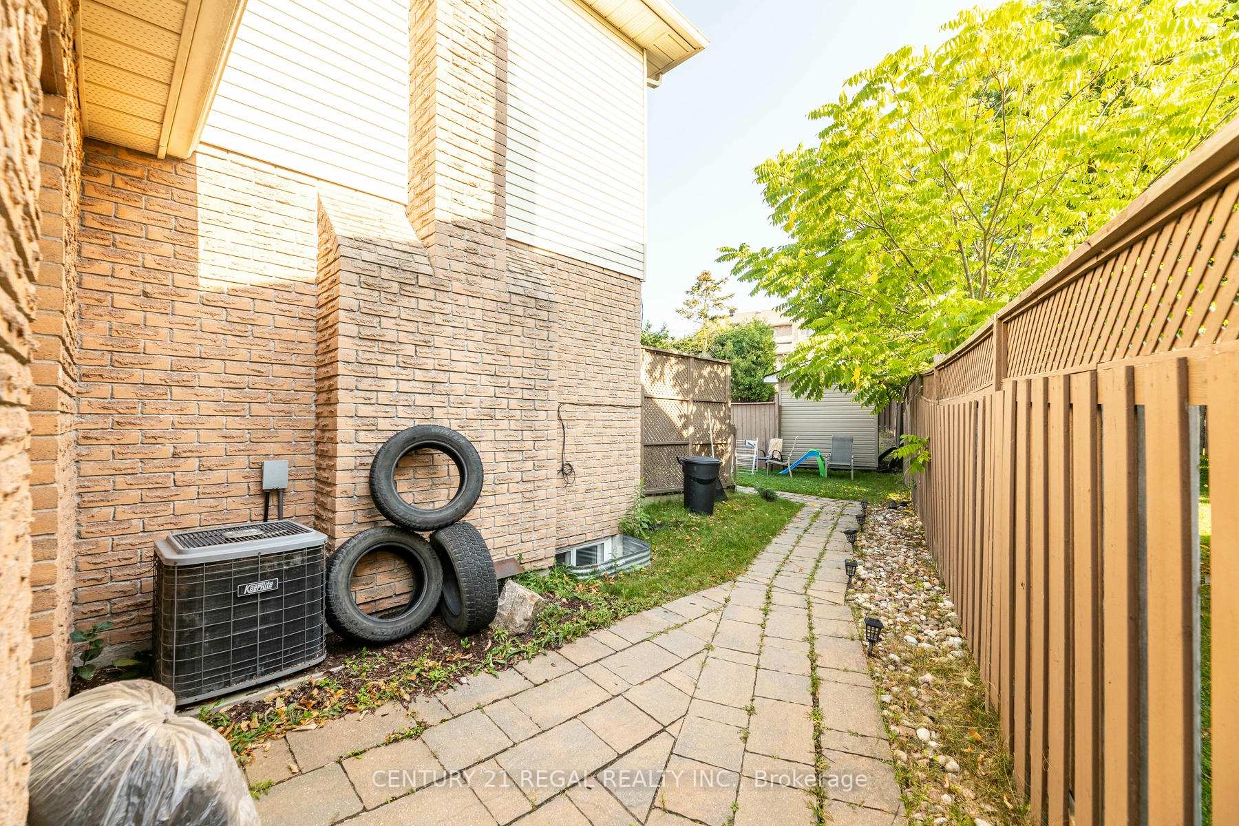 Photo 26 of 88 Overbank Drive, Oshawa, McLaughlin — HOMEH