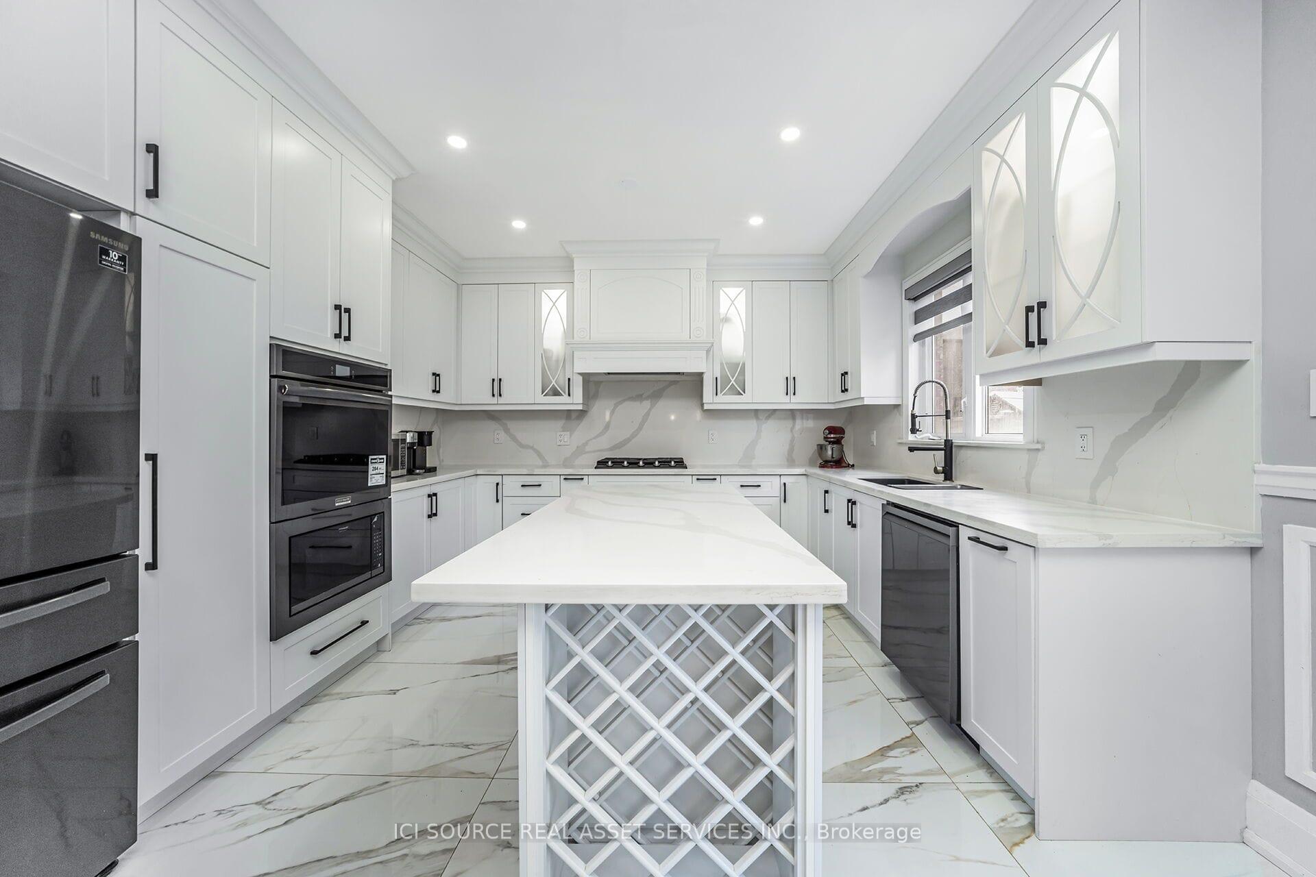 Photo 3 of 12 Amethyst Circle, Brampton, Bram East — HOMEH