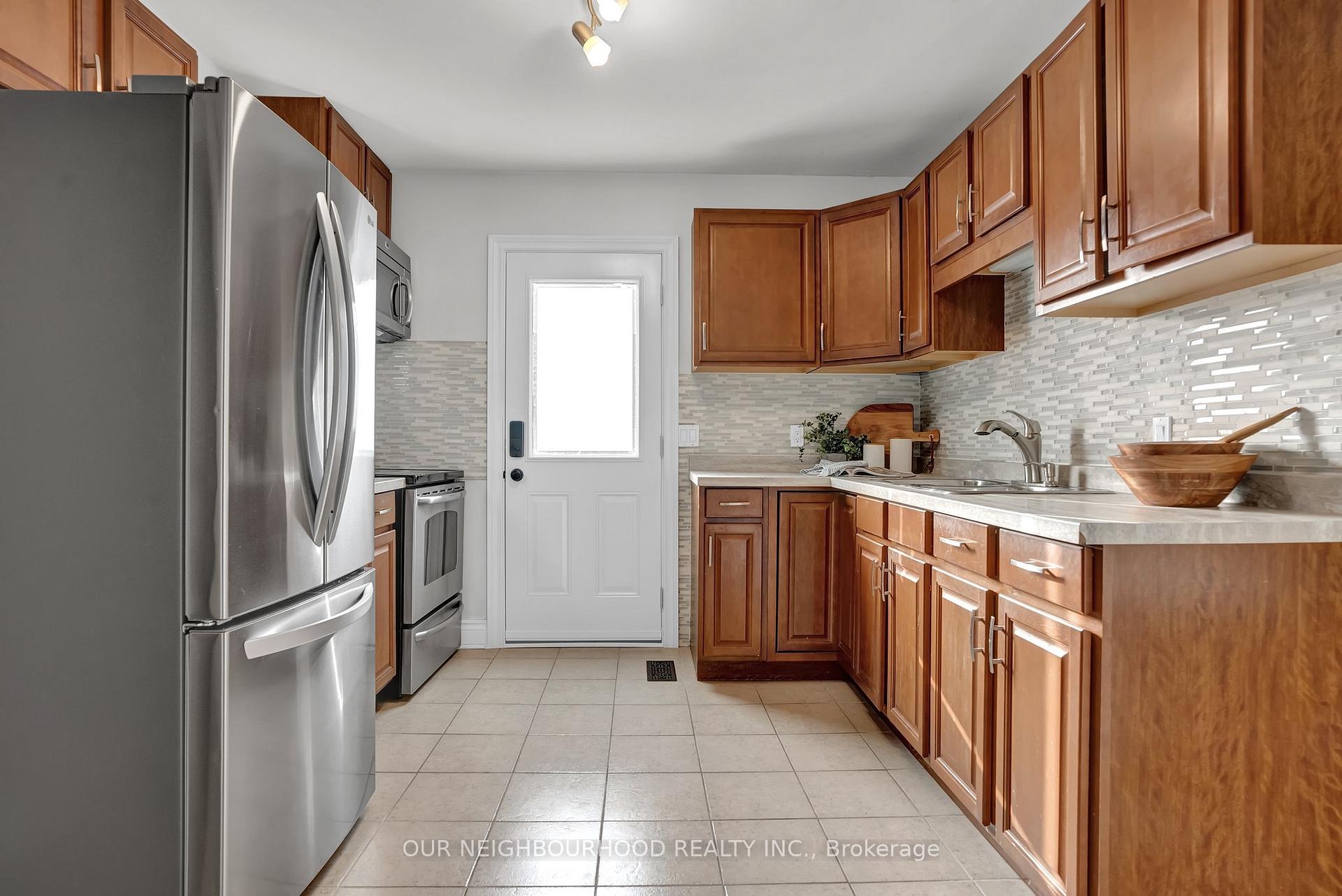 Photo 10 of 196 Oshawa Boulevard N, Oshawa, O'Neill — HOMEH