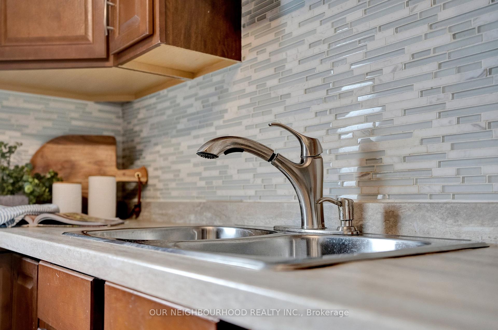 Photo 13 of 196 Oshawa Boulevard N, Oshawa, O'Neill — HOMEH