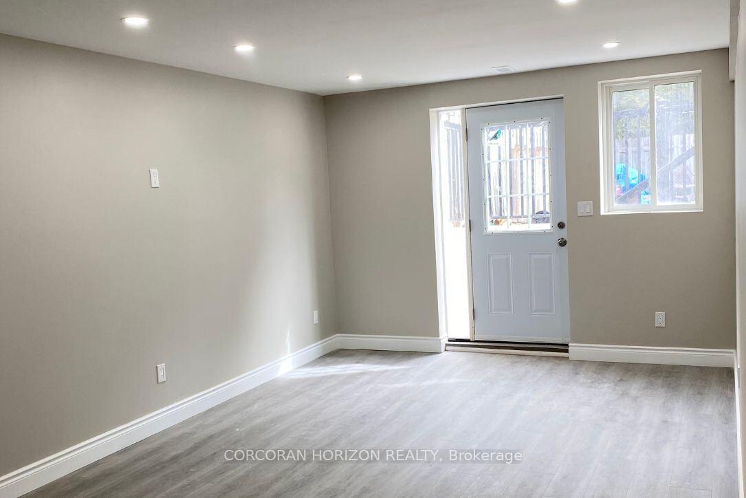 Photo 2 of Unit B, 29 Oak Avenue, Brant, Paris — HOMEH