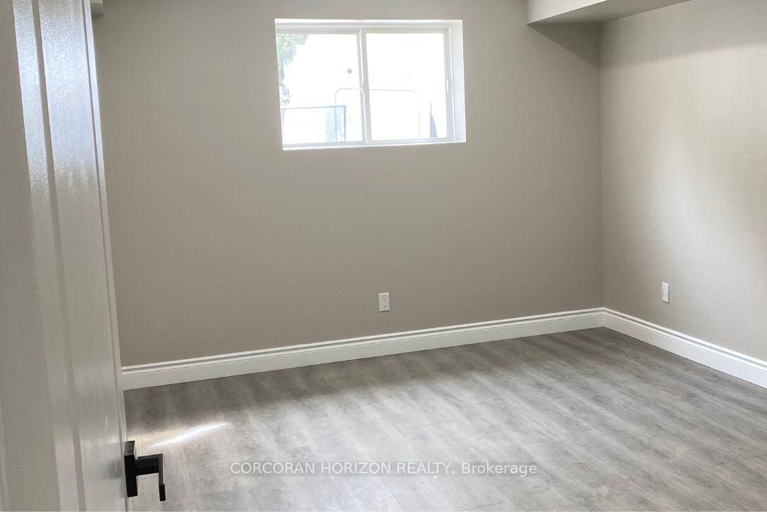 Photo 3 of Unit B, 29 Oak Avenue, Brant, Paris — HOMEH