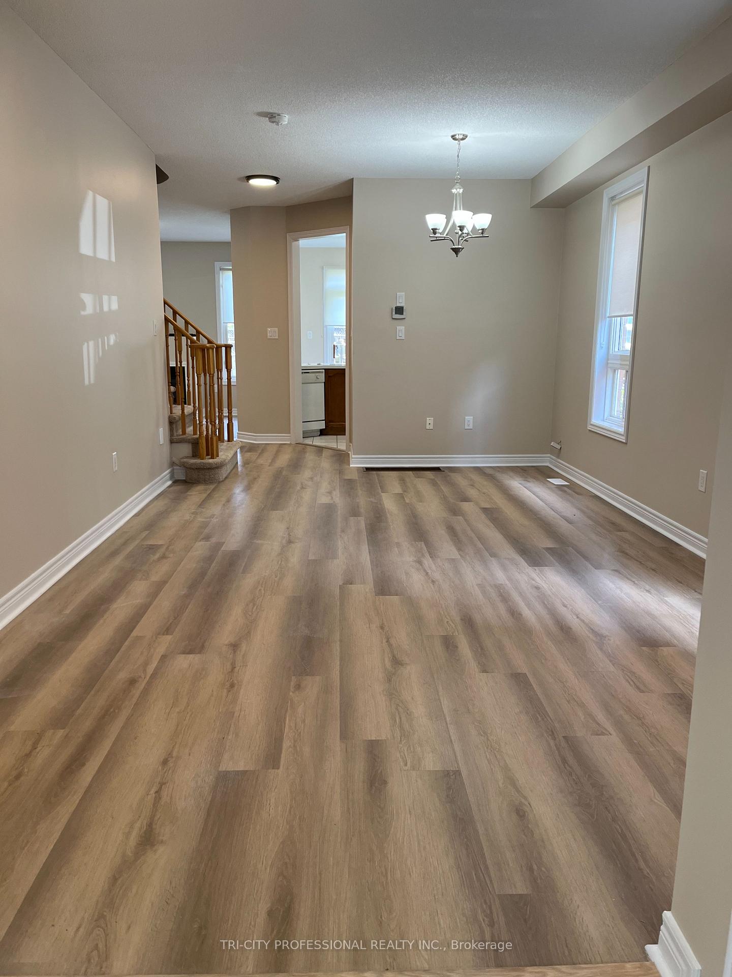 Photo 3 of 78 Ashdale Road, Brampton, Bram West — HOMEH