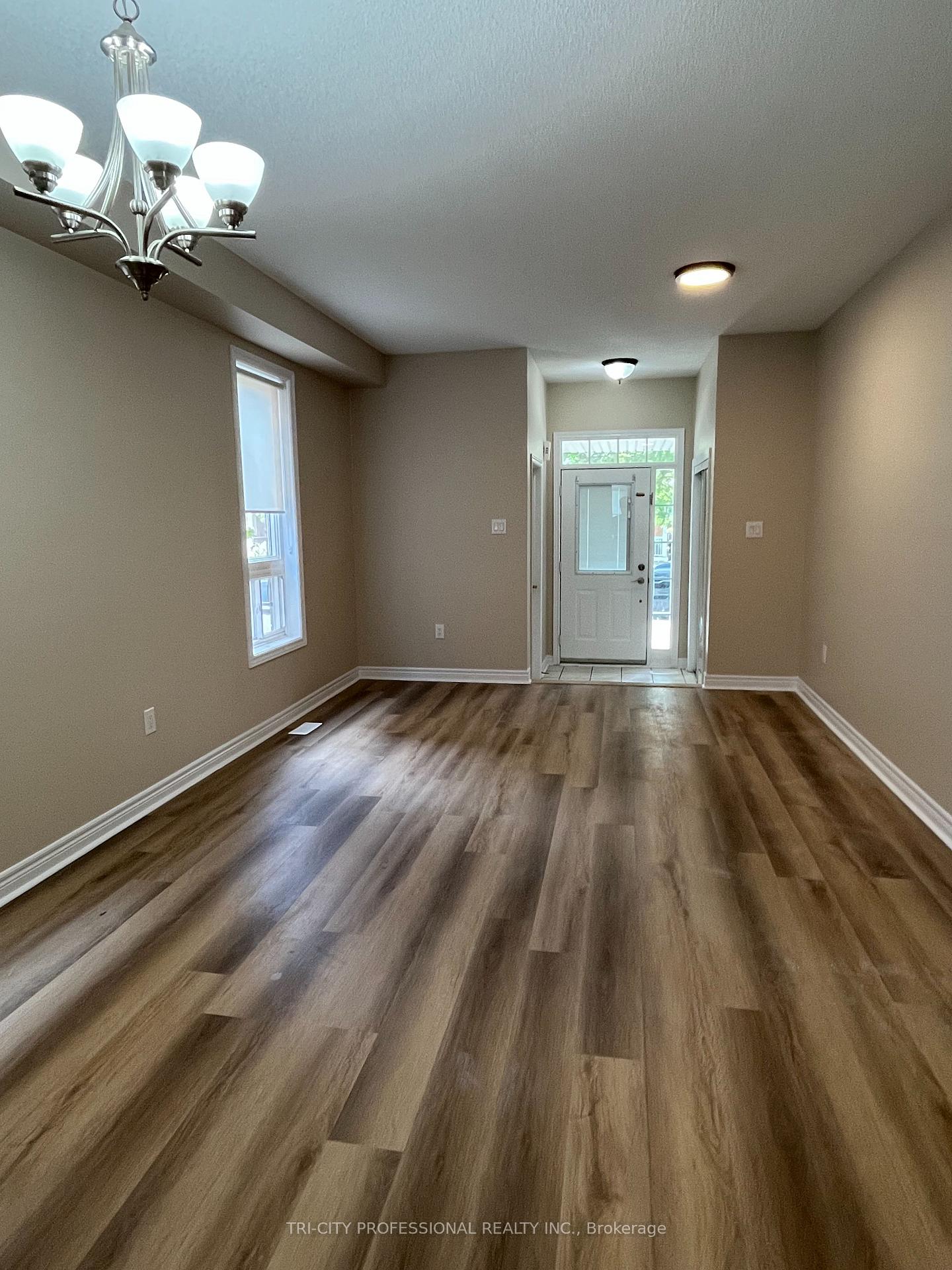 Photo 5 of 78 Ashdale Road, Brampton, Bram West — HOMEH