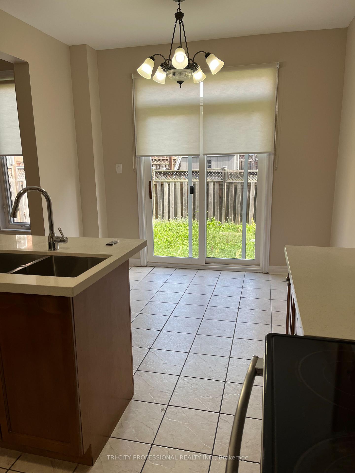 Photo 9 of 78 Ashdale Road, Brampton, Bram West — HOMEH