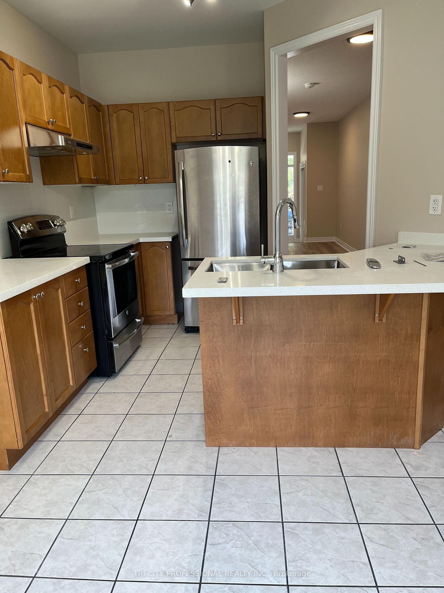 Photo 11 of 78 Ashdale Road, Brampton, Bram West — HOMEH