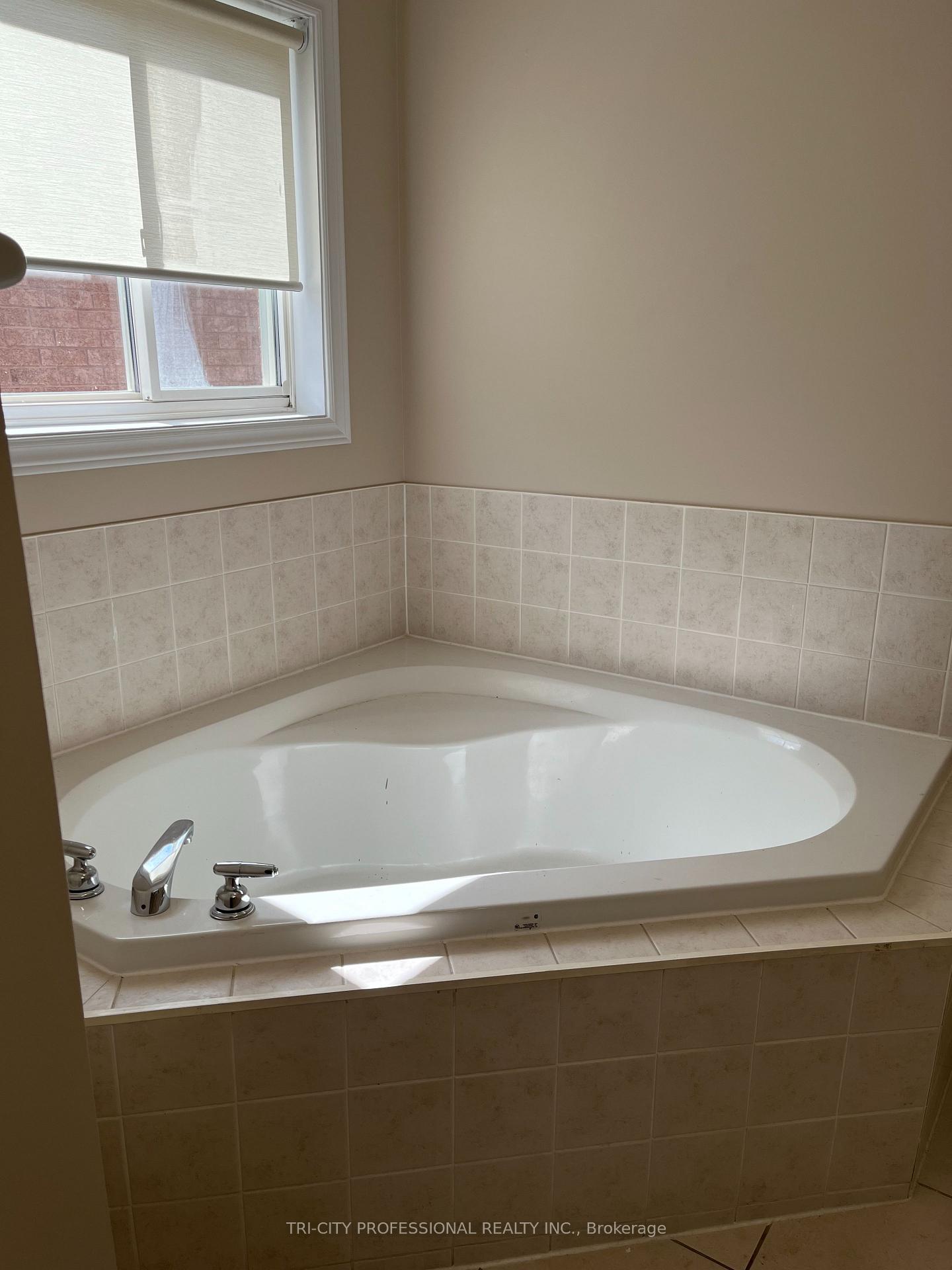 Photo 14 of 78 Ashdale Road, Brampton, Bram West — HOMEH
