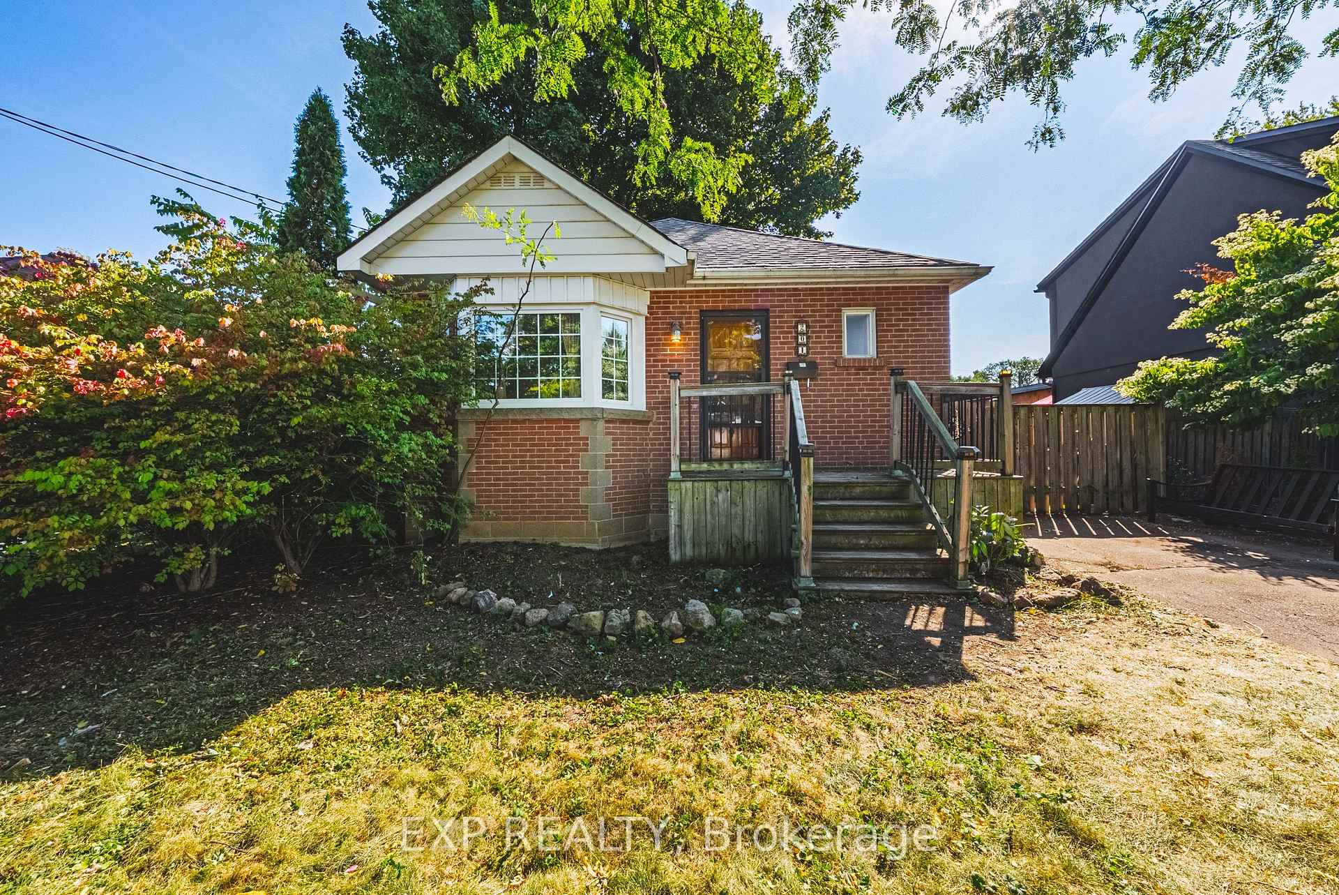 Photo 2 of 201 West 32nd Street, Hamilton, Westcliffe — HOMEH